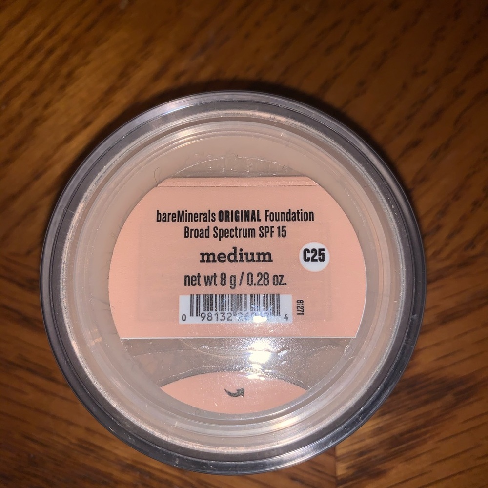 NEW Bare Minerals Medium Foundation